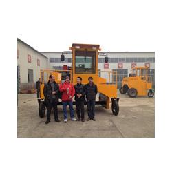 豬糞翻堆機(jī) 現(xiàn)代化有機(jī)肥設(shè)備的核心利器與糞便處理解決方案