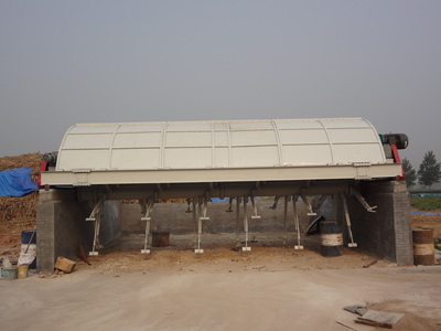牛糞有機(jī)肥加工工藝與翻堆機(jī)應(yīng)用——鄭州鼎商機(jī)械產(chǎn)品解析